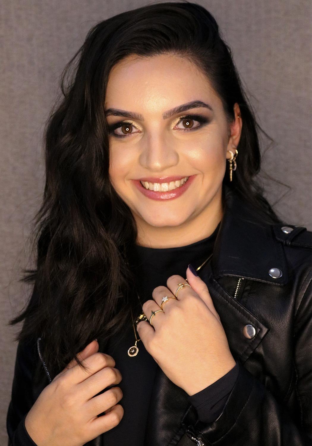Anel Torcido com Raio banhado a Ouro 18k