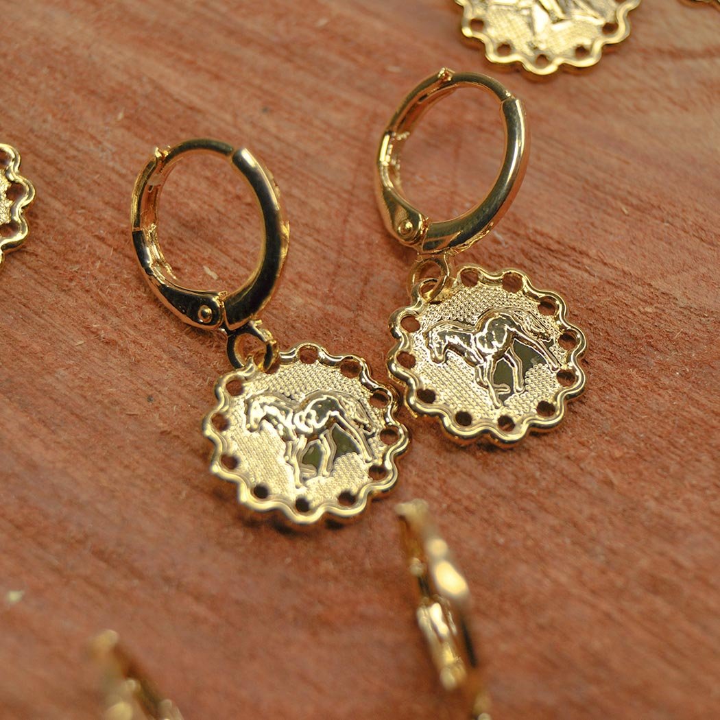 Brinco Argola Clips Cavalo banhado a Ouro 18k