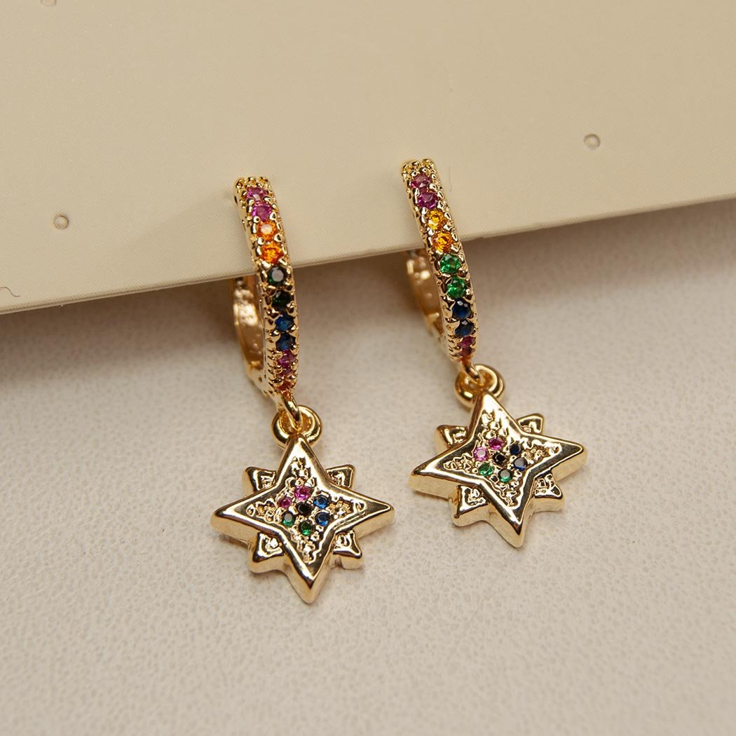 Brinco Argola Clips com Estrela Cravejada com Zircônias Coloridas banhada a Ouro 18k