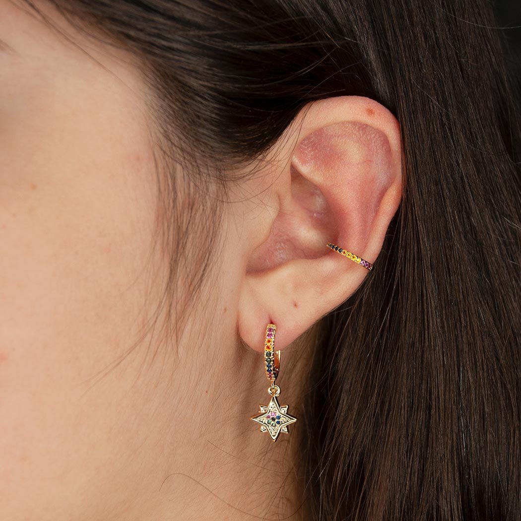Brinco Argola Clips com Estrela Cravejada com Zircônias Coloridas banhada a Ouro 18k