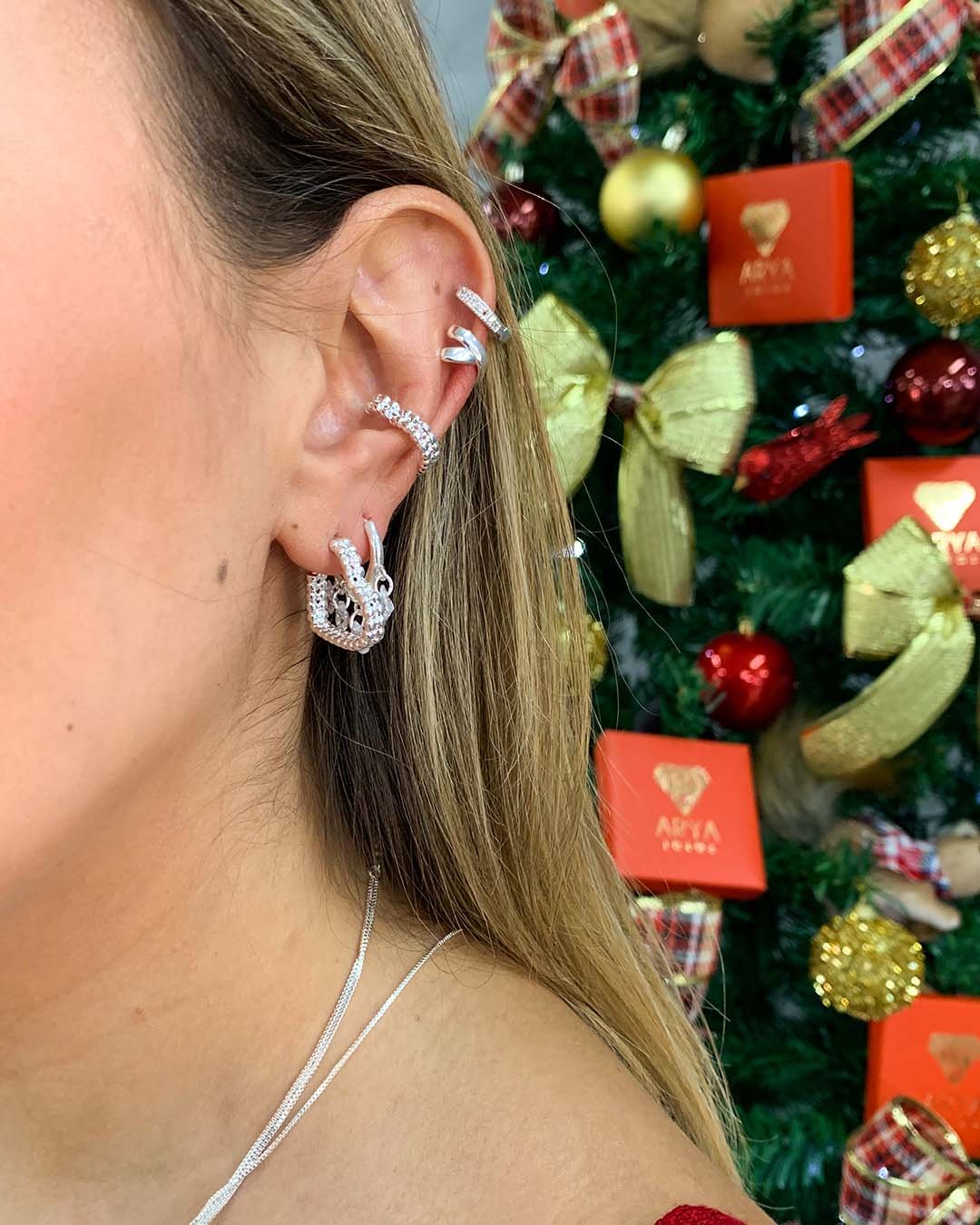 Brinco Argola Clips com Zircônias em formato de Gotas banhado a Prata 70