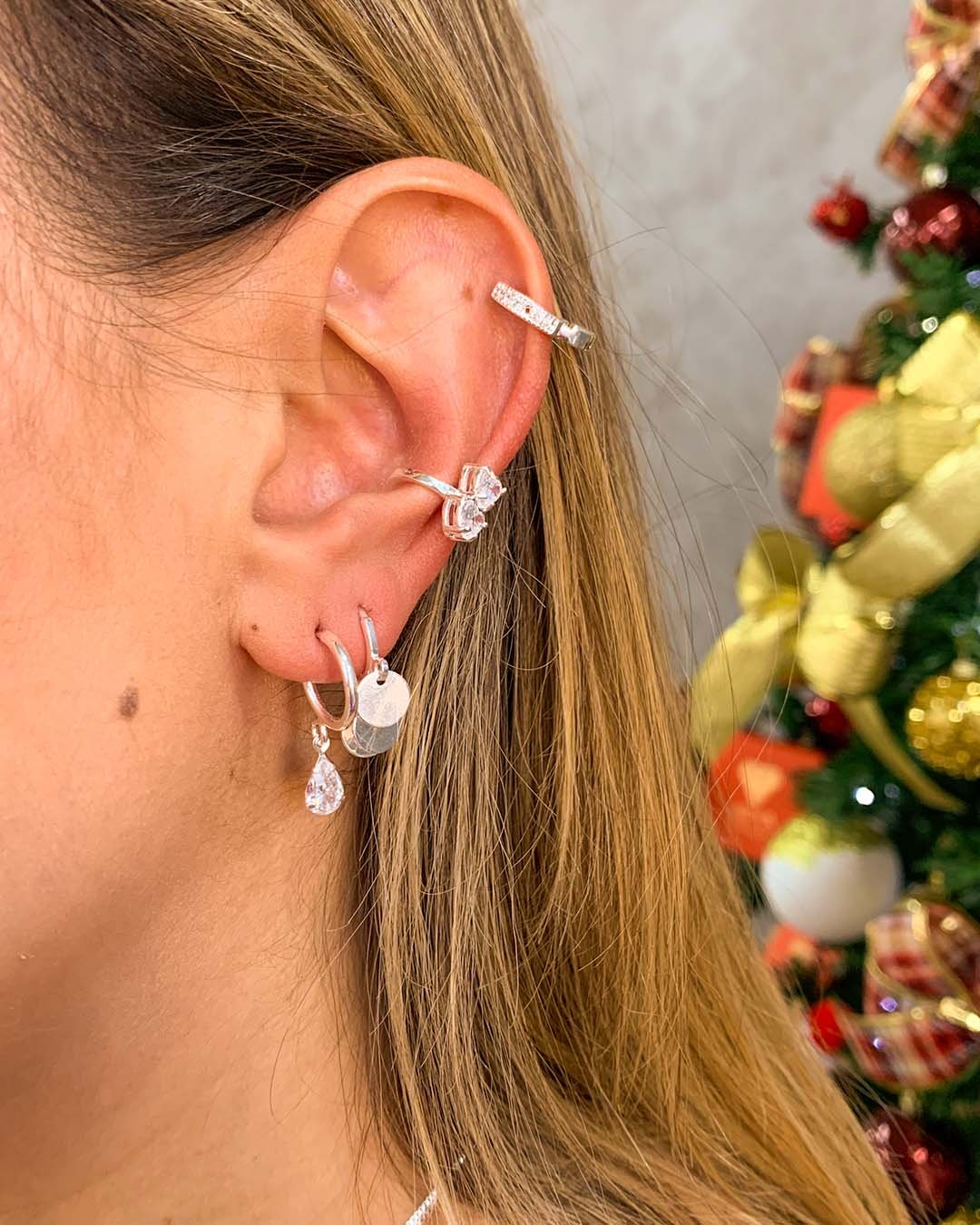 Brinco Argola Clips Pequena Cravejada com Zircônias Banhada a Prata 70
