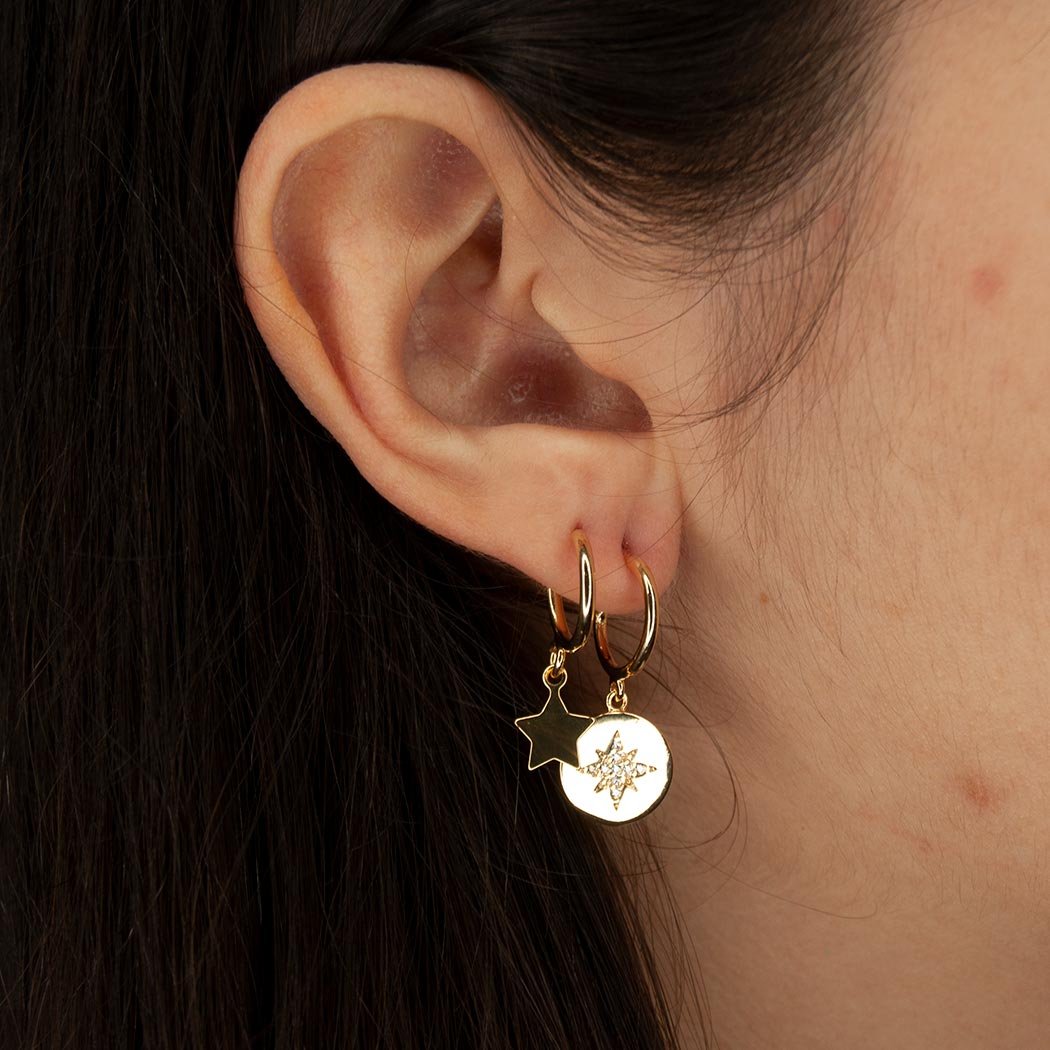Brinco Argolinha com Estrela Lisa banhada a Ouro 18k