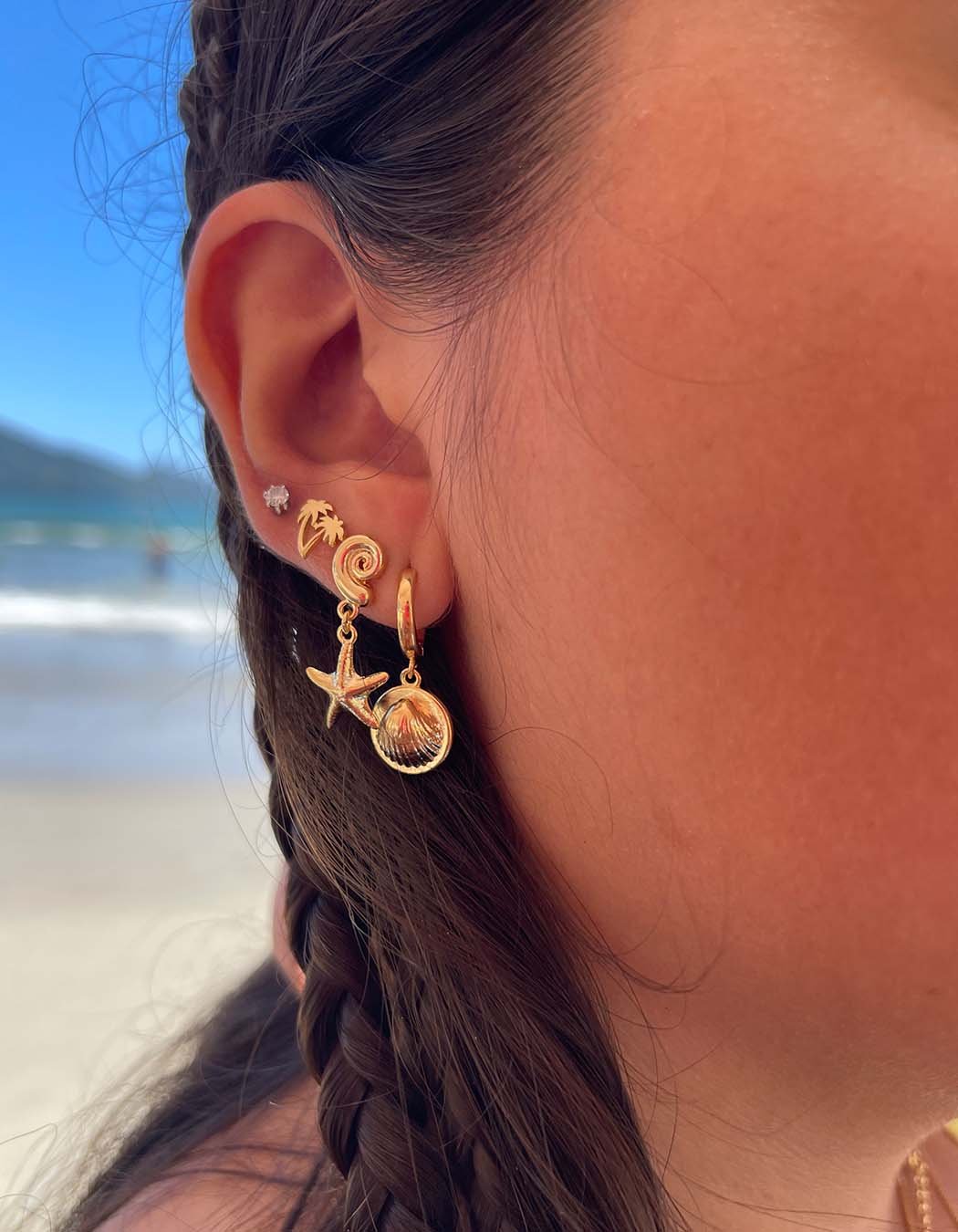 Brinco Clips Concha banhado a ouro 18k