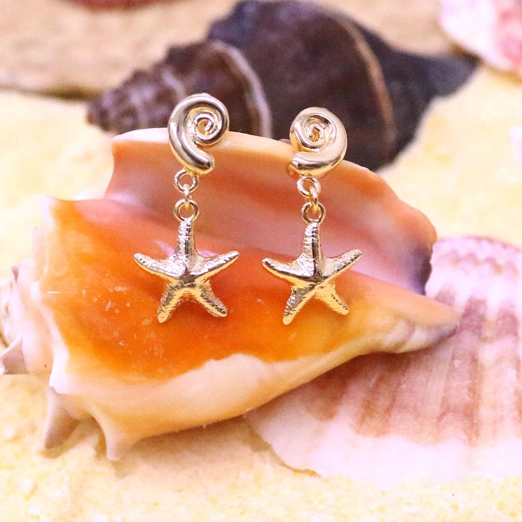 Brinco Concha com Estrela do Mar banhado a ouro 18k
