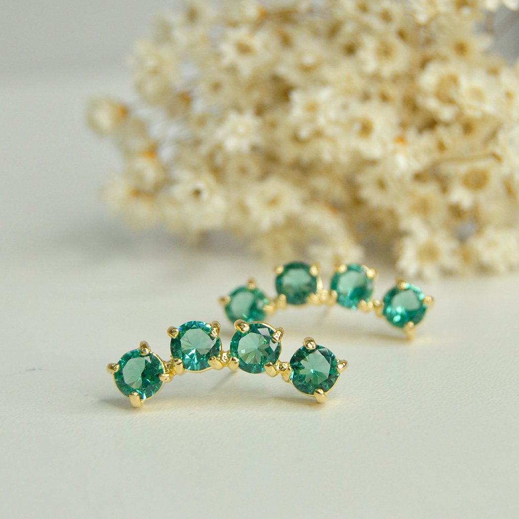 Brinco Ear Cuff 4 Zircônias banhado a Ouro 18k