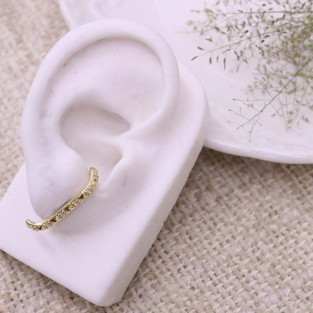Brinco Ear Hook com Zircônias banhado a Ouro 18k