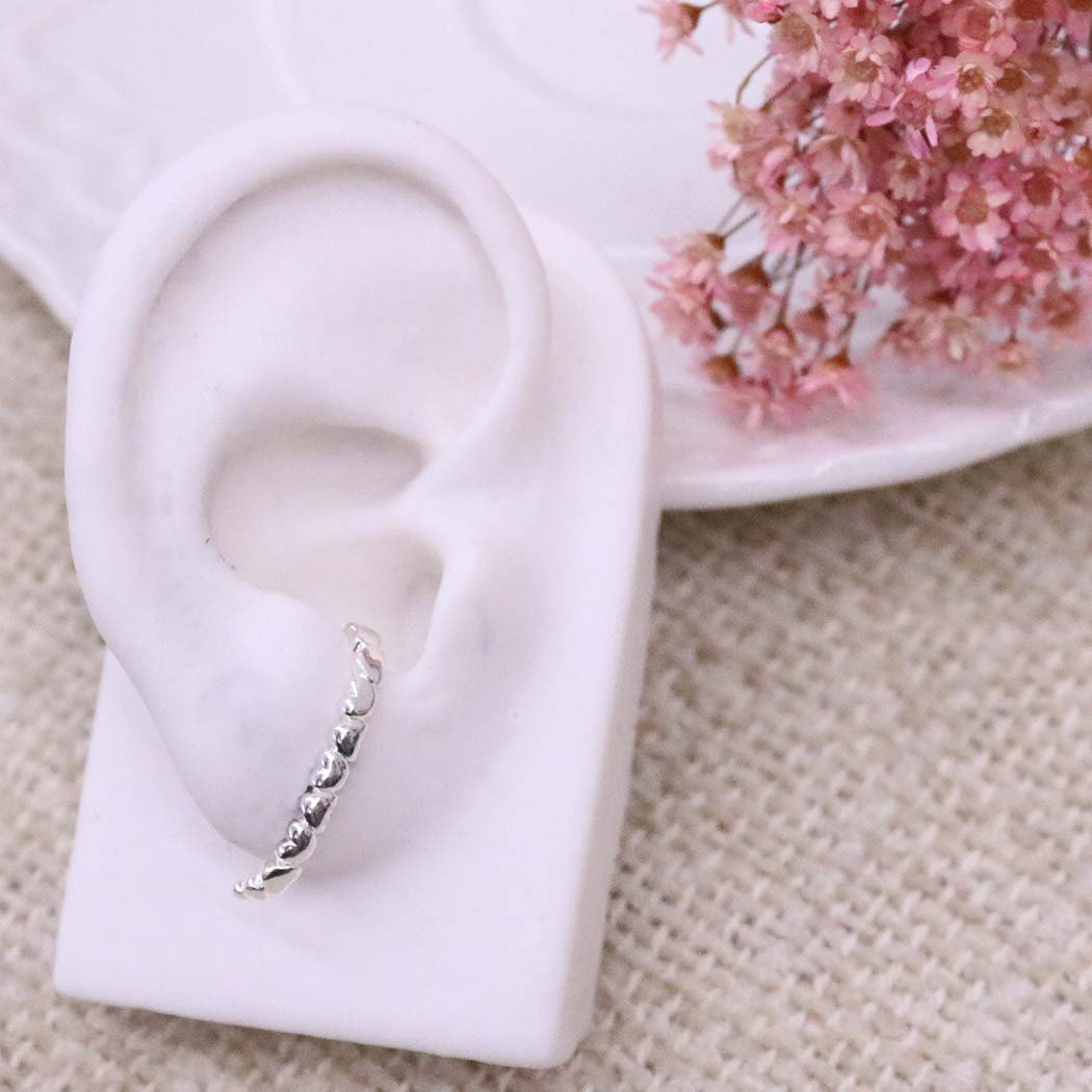Brinco Ear Hook Corações banhado a Prata 70