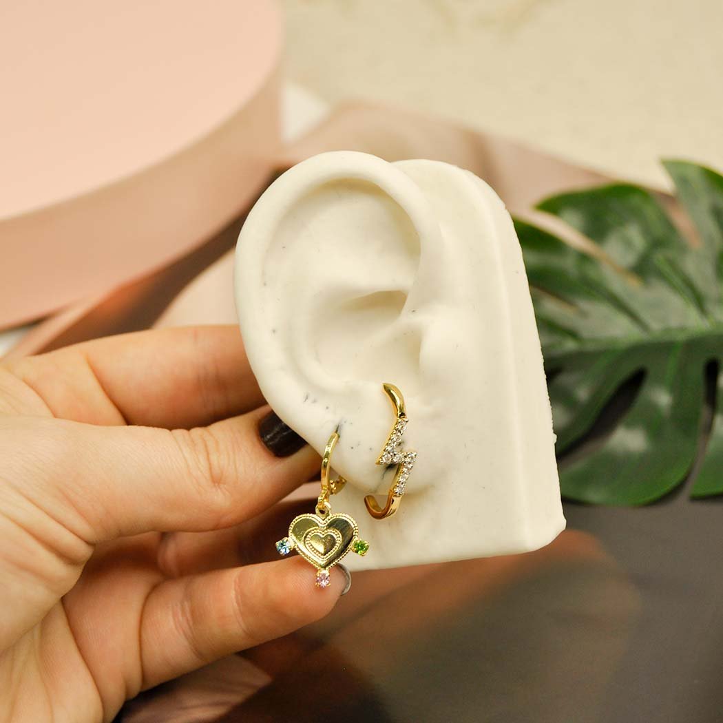 Brinco Ear Hook Raio cravejado banhado a Ouro 18k
