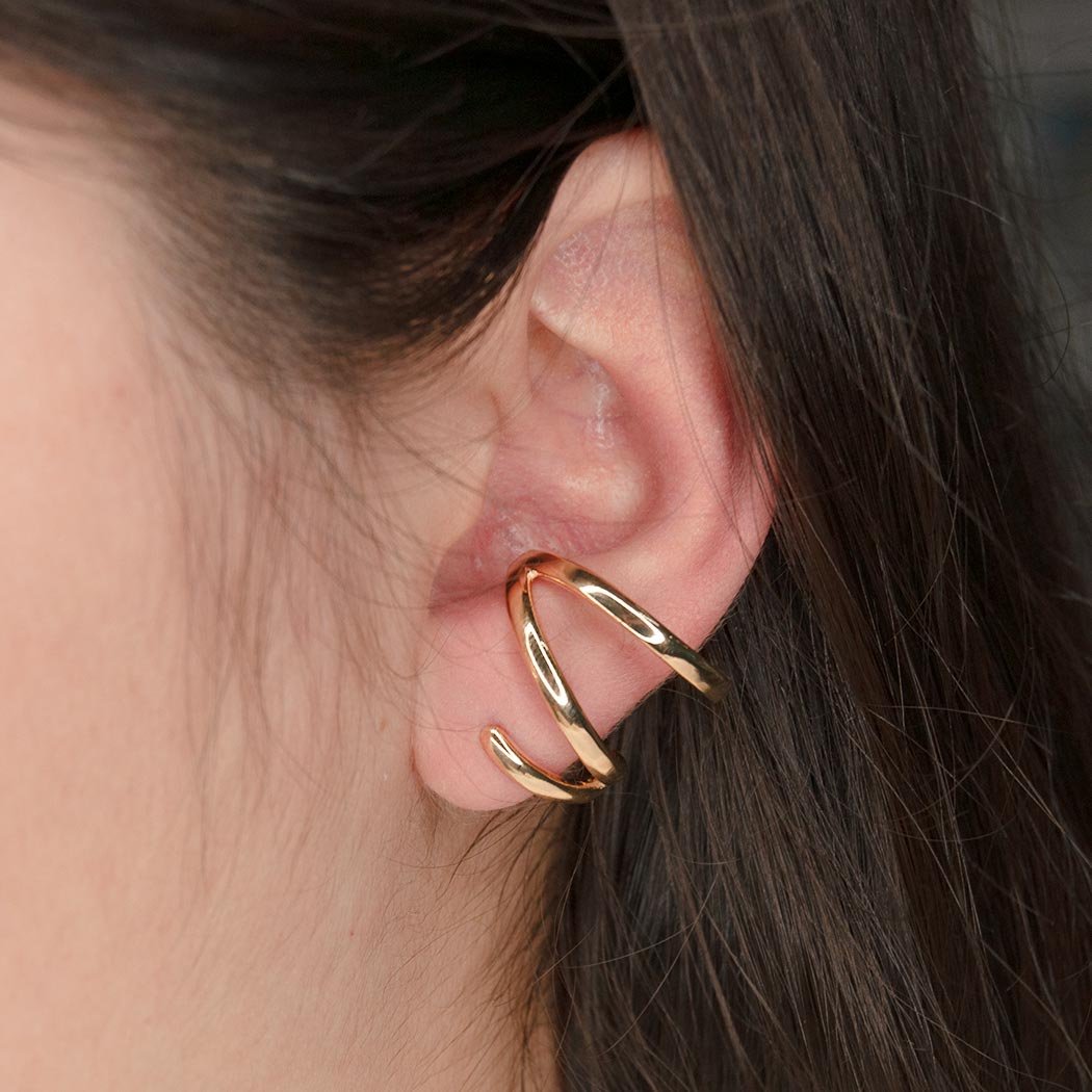 Brinco em Z Liso banhado a Ouro 18k