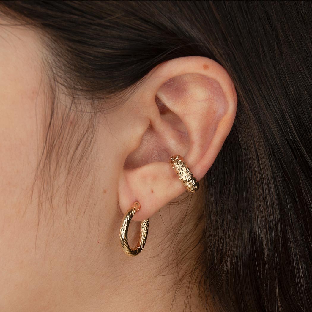Brinco Torcido Grande banhado a Ouro 18k