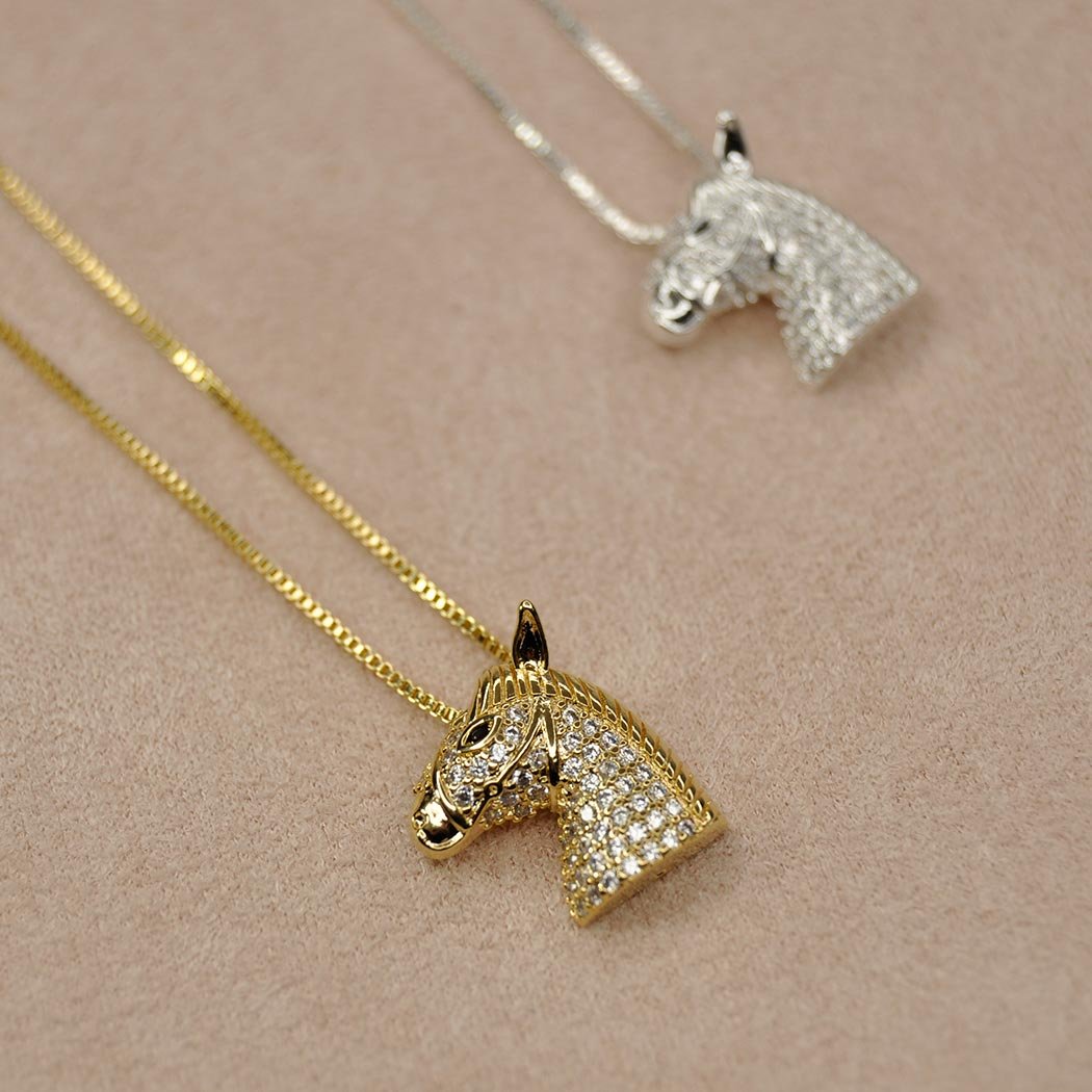 Colar Cavalo cravejado com Zircônias Cristal banhado a Ouro 18k