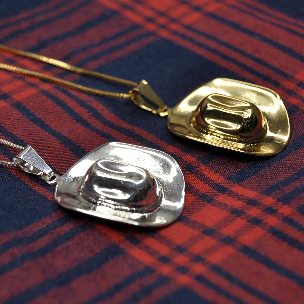 Colar Chapéu grande banhado a Ouro 18k