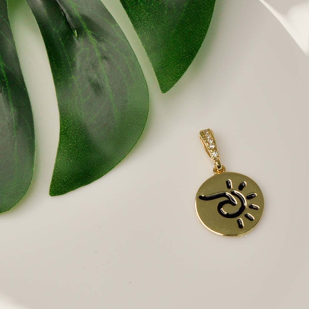 Colar Medalha Onda e Sol banhado a Ouro 18k