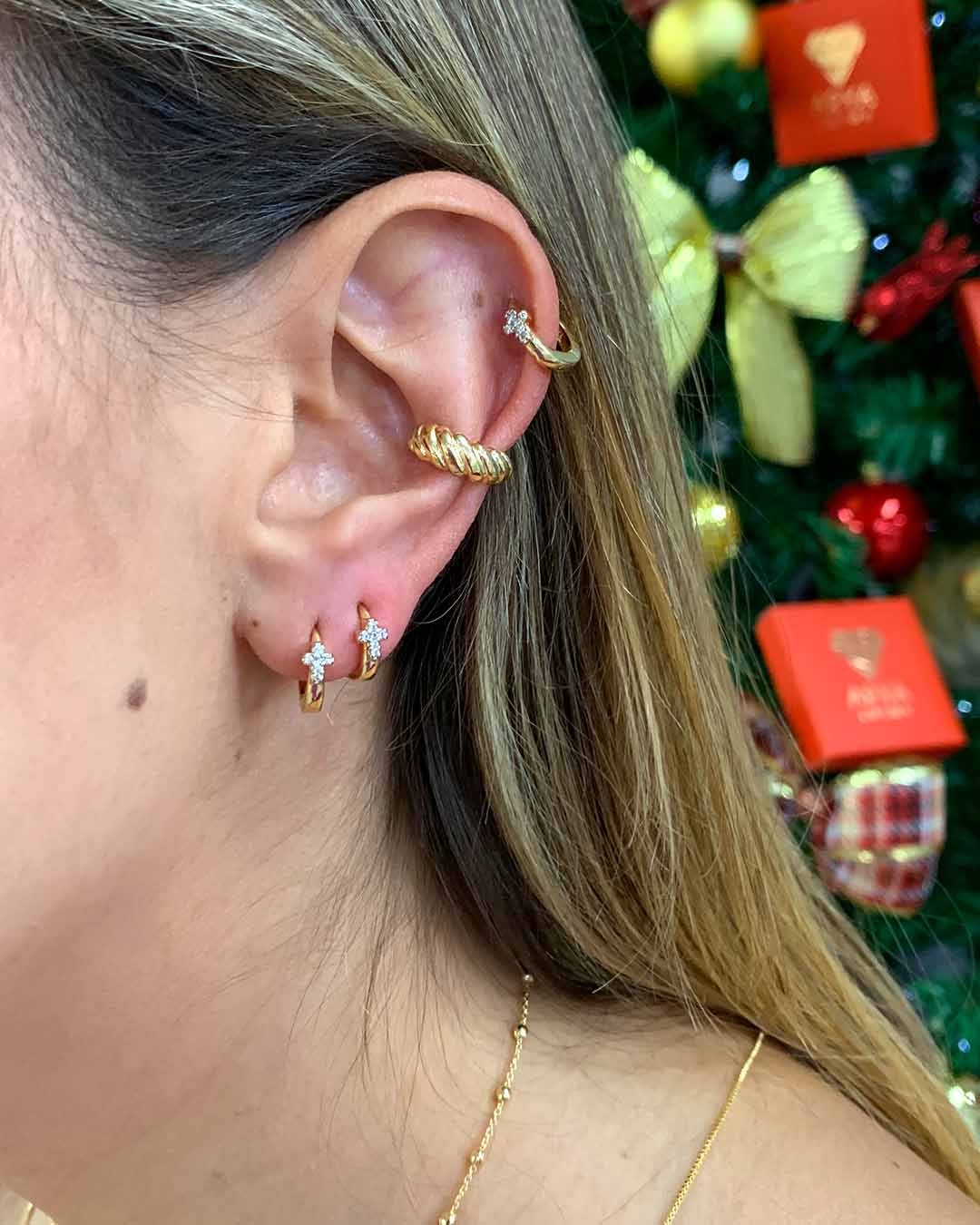 Piercing Fake Torcido banhado a Ouro 18k