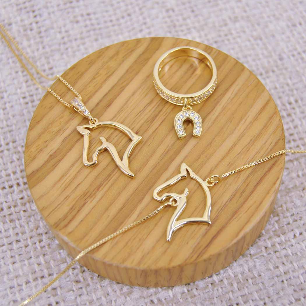 Pulseira Cavalo vazado banhada a Ouro 18k
