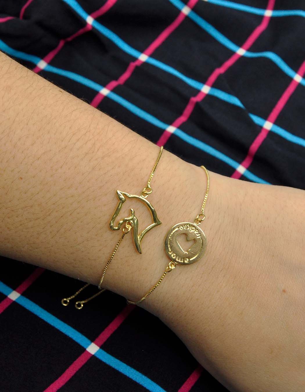 Pulseira Cavalo vazado banhada a Ouro 18k