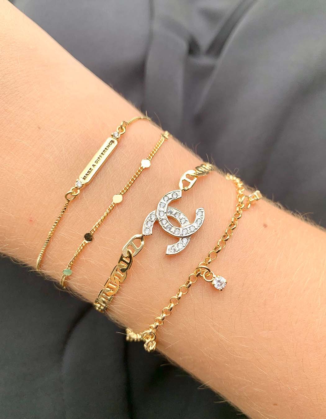 Pulseira Fio Português 7 Zircônias Quadradas Banhada a Ouro 18k