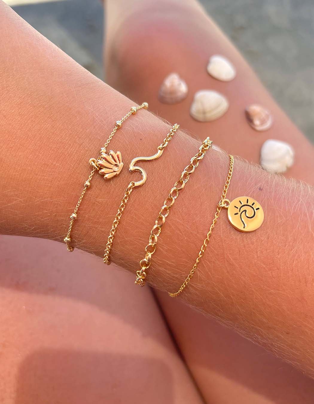 Pulseira Onda banhada a Ouro 18k