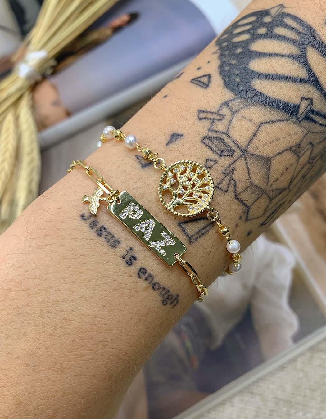 Pulseira Perolas Árvore da Vida banhado a Ouro 18k