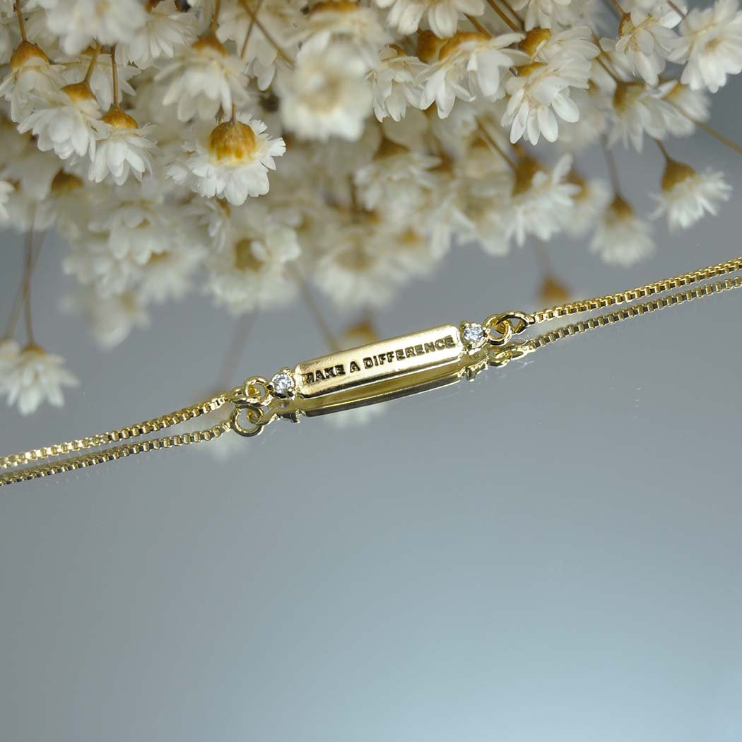 Pulseira Plaquinha Make A Difference Banhada a Ouro 18k